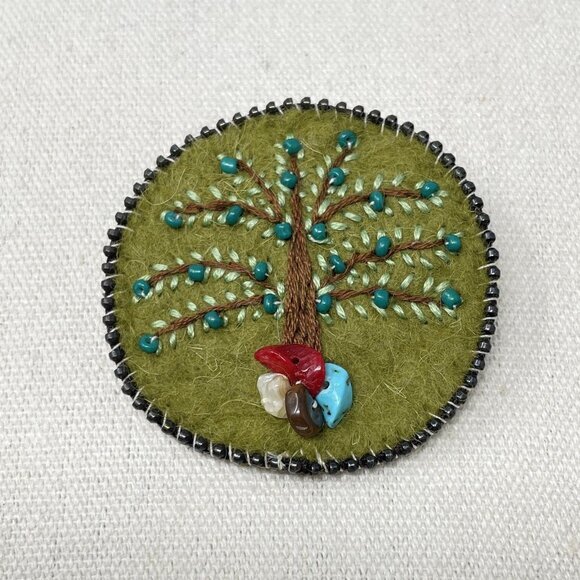 Tree‎ of Life Felt Brooch Handmade Beaded Embroidered Green Natural - Picture 1 of 6
